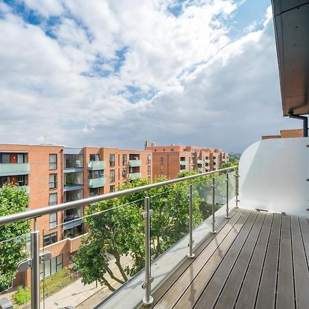 Modern London City Apartment - Victoria Line المظهر الخارجي الصورة