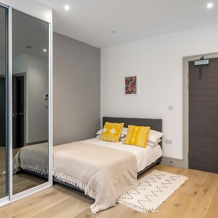 Modern London City Apartment - Victoria Line المظهر الخارجي الصورة