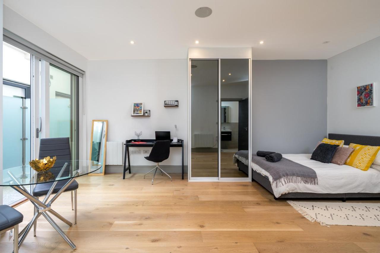 Modern London City Apartment - Victoria Line المظهر الخارجي الصورة