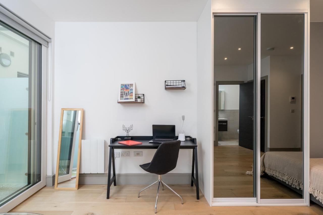Modern London City Apartment - Victoria Line المظهر الخارجي الصورة